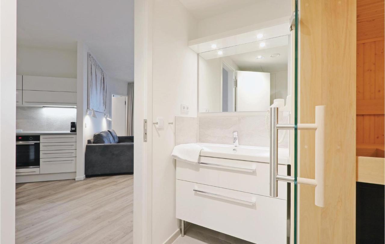 2 Bedroom Awesome Apartment In Luebeck Travemuende Екстер'єр фото